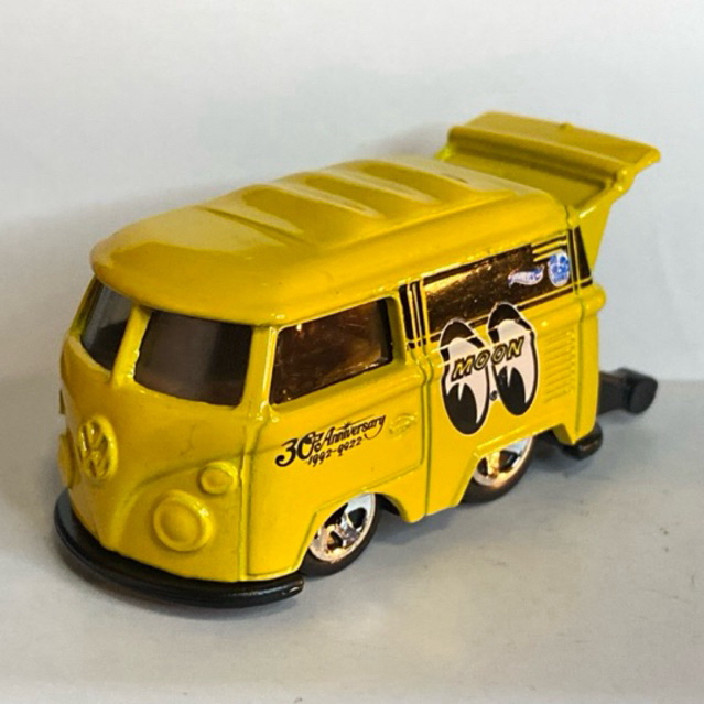 Hotwheels Kool Kombi Mooneyes Kuning card mulus