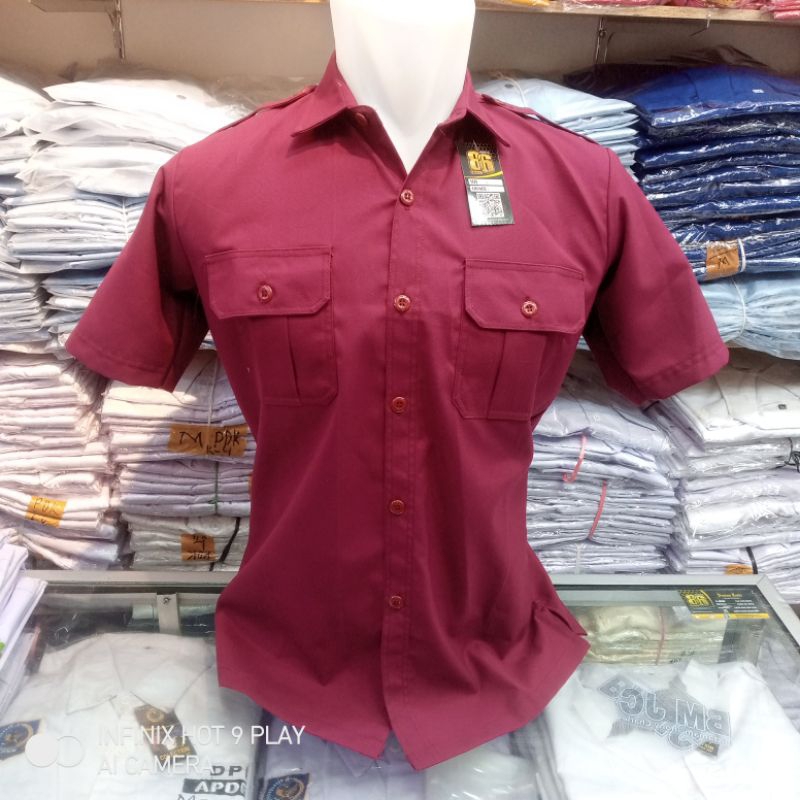 kemeja merah maroon