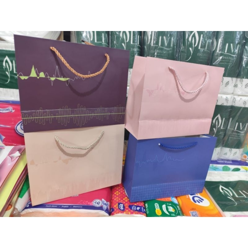 

paper bag buku landscape motip new bahan tebal isi 12 pcs terlaris dan termurah