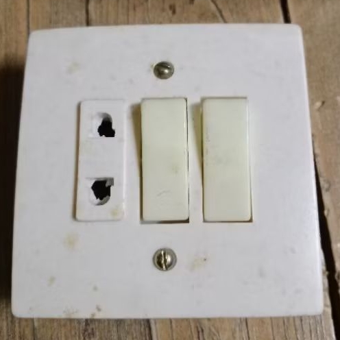 Saklar doubel - Saklar 2cetekan + stop kontak