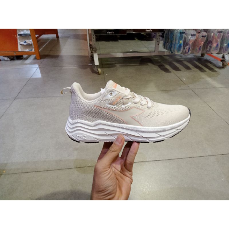 Sepatu Diadora original wanita/Diadora Massive women's running shoes -Beige