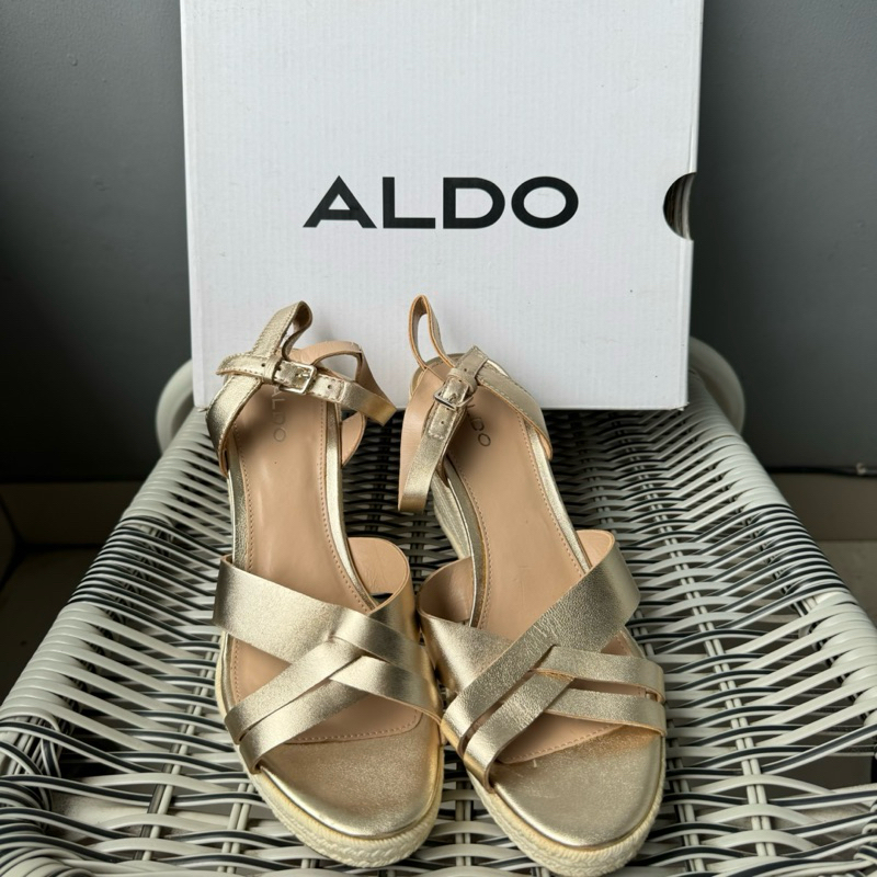 NEW Aldo Alaredda Gold size 38 Emas Wedges Original
