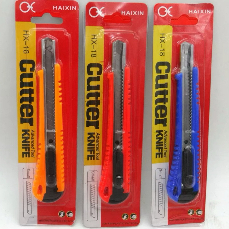 

Cutter Memudahkan Pemotongan Stiker