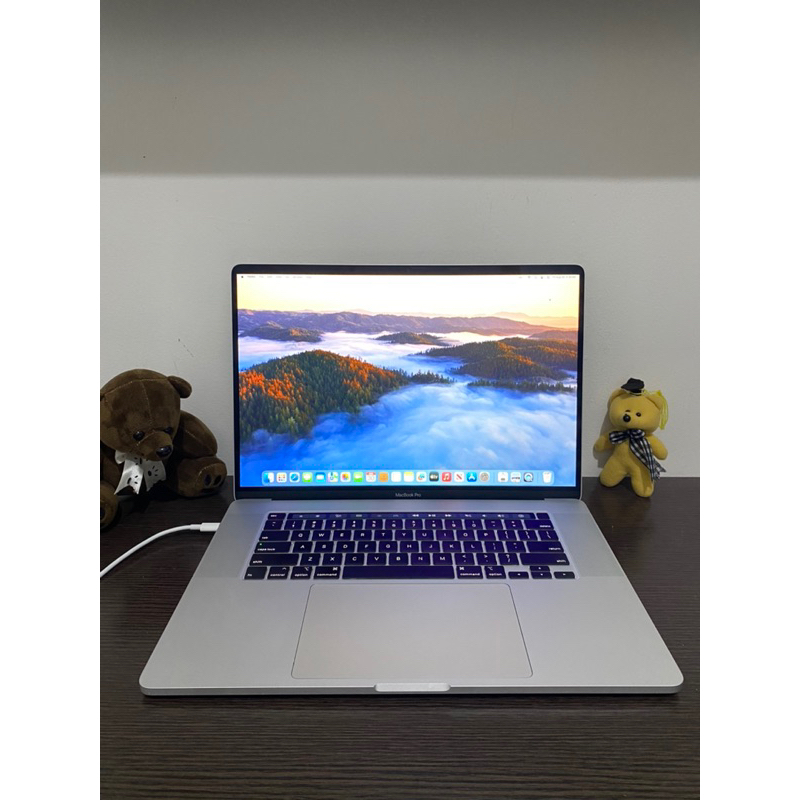 Macbook Pro 16 Inch 2019 Ram 32GB SSD 500GB VGA 4GB Core i7 Mulus