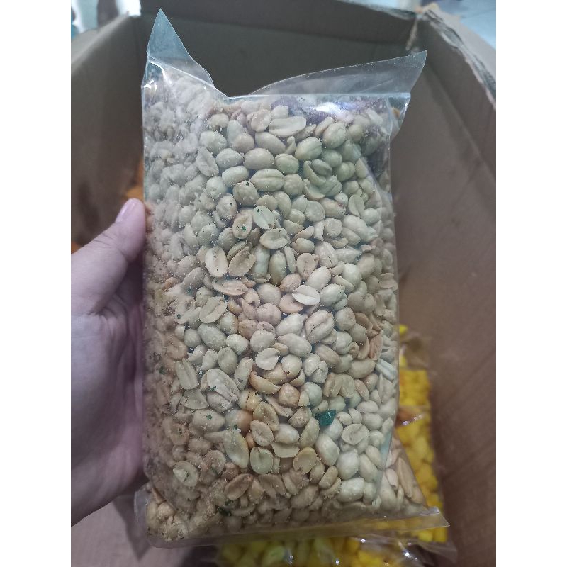 KACANG TOJIN KACANG GORENG KACANG TANAH KACANG BAWANG OLEH OLEH PADANG CHRISTINE HAKIM SHIRLEY ROHAN