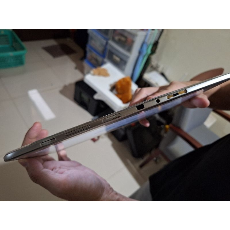 Tablet Samsung 10 Inch 16GB Data on