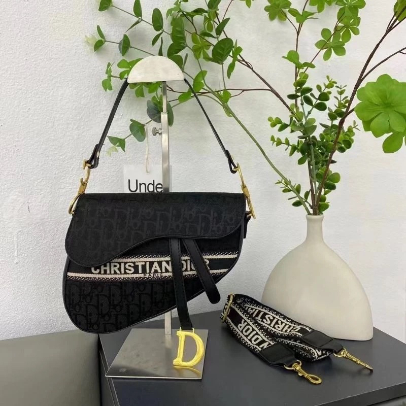 sling Bag / tas wanita / tas dior