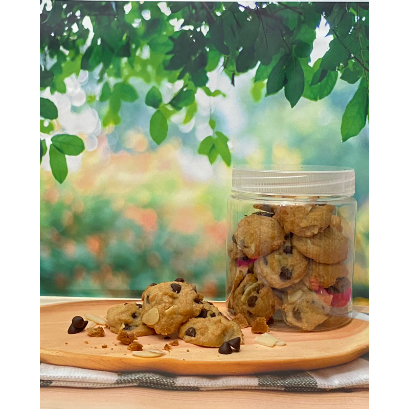 

Chocohips Almond Cookies