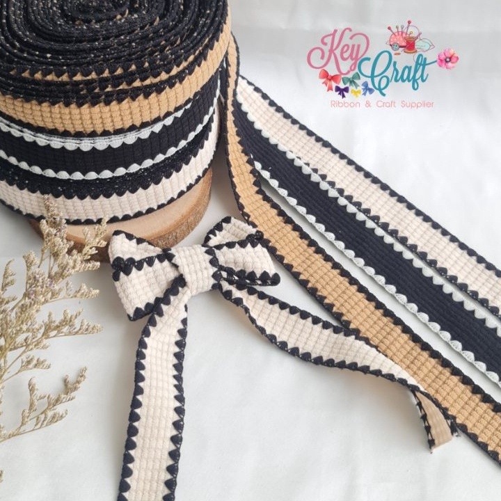 

PRAKTIS Pita Korea Tweed Anyaman size 25cm