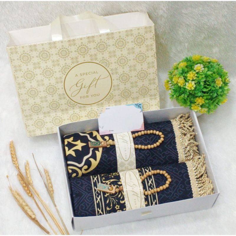 Hampers Hadiah Kado Sejadah/Sajadah Couple Box Plus Paper Bag Free Tasbih