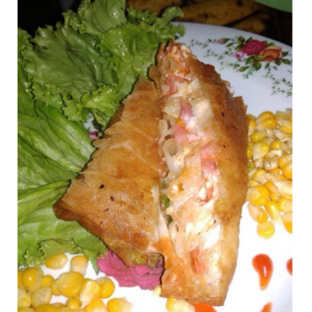 

Lumpia Salad Mamasat | Lumpia beef lumpia makaroni