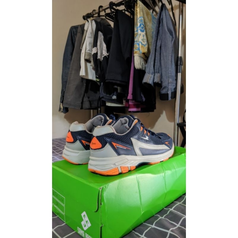 sepatu running eagle