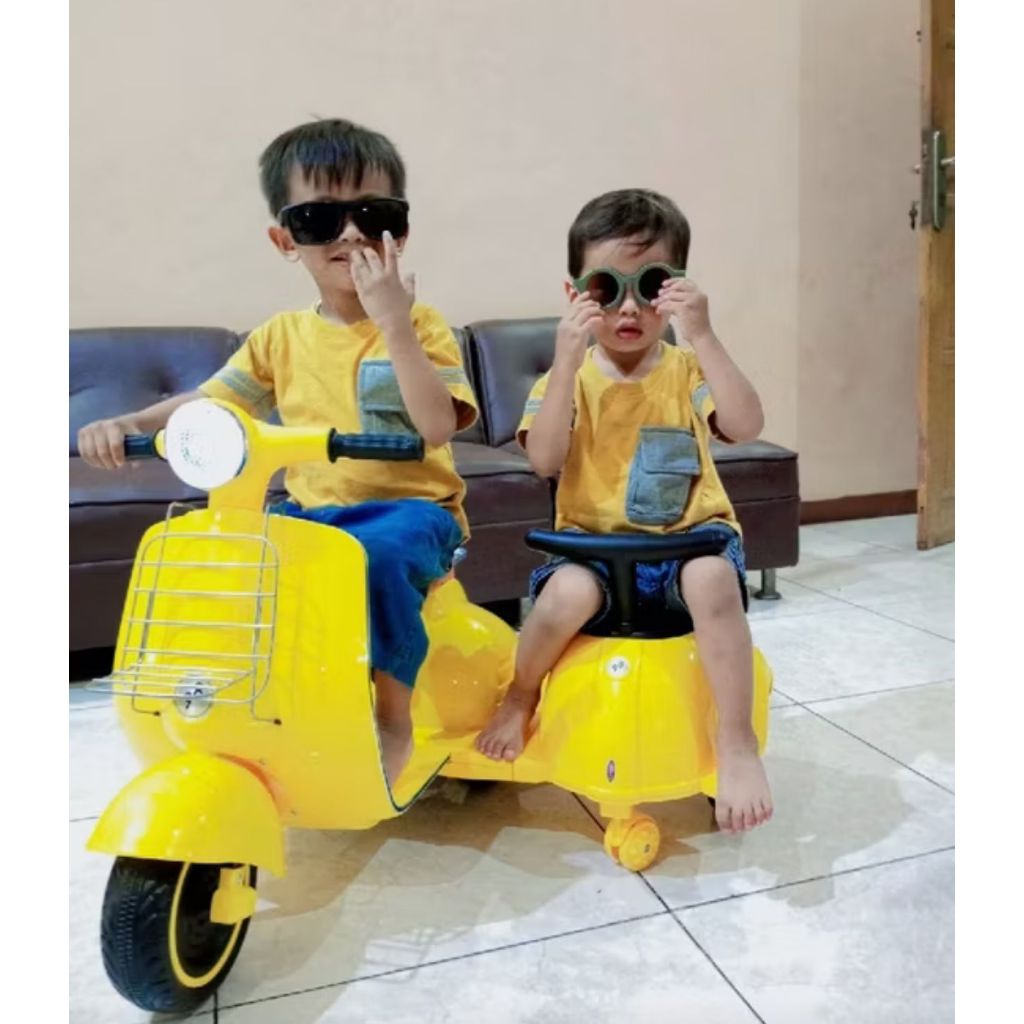 RIDE ON JUMBO MOTOR BONCENG GANDENG VESPA HARLEY ANAK REMOTE RC BOMBOMCAR MOBIL MOBILAN AKI CHARGE K