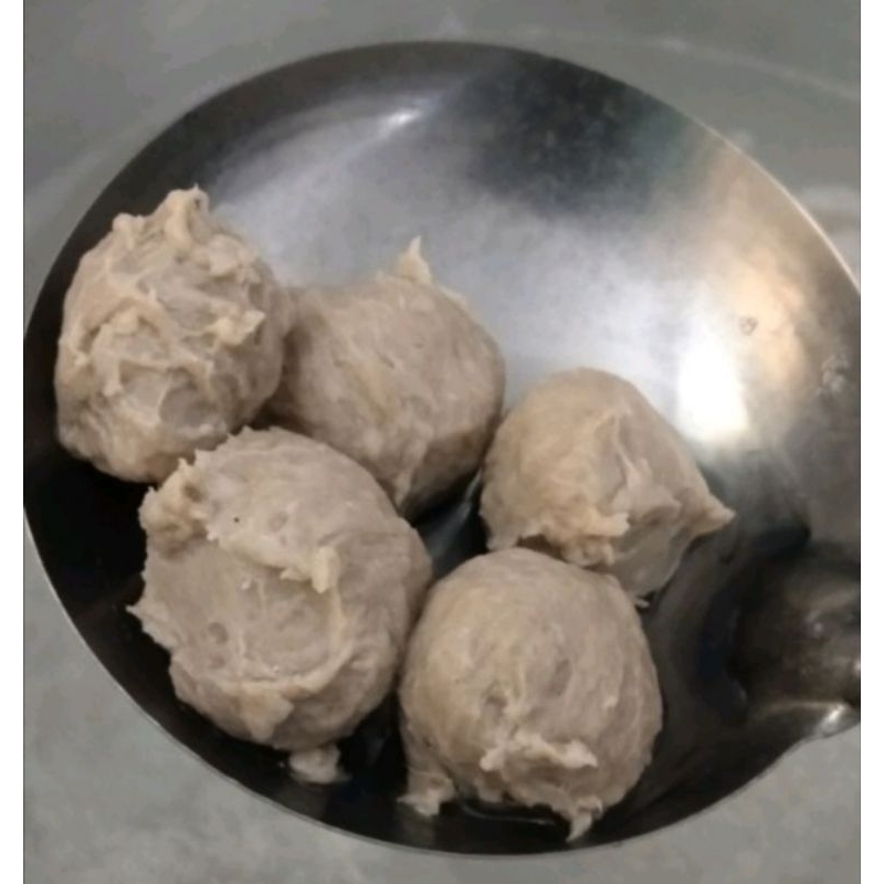 

BAKSO DAGING SAPI CUMA Rp 500,- PER BIJI, MURAH BANGET