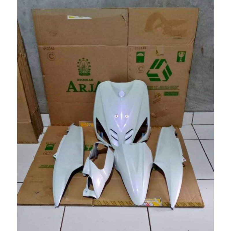 COVER BODY HALUS YAMAHA MIO SPORTY WARNA PUTIH LEMBAYUNG UNGU