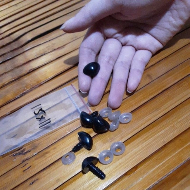 Hidung Boneka Amigurumi Segitiga Safety