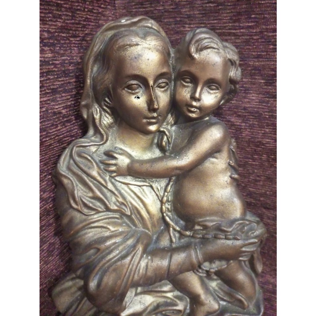 Patung Bunda Maria dan Bayi Yesus. Pajangan dinding.