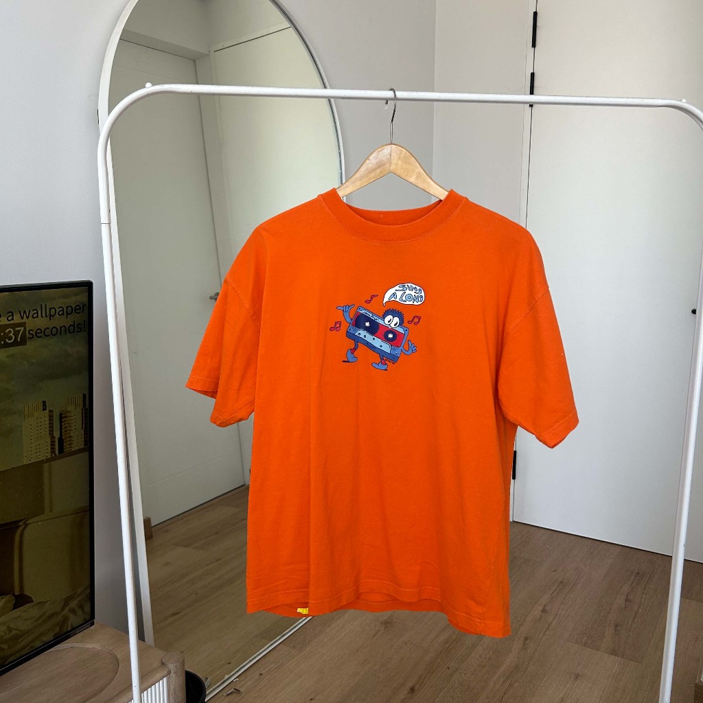 Kaos Shining Bright Orange Original Preloved
