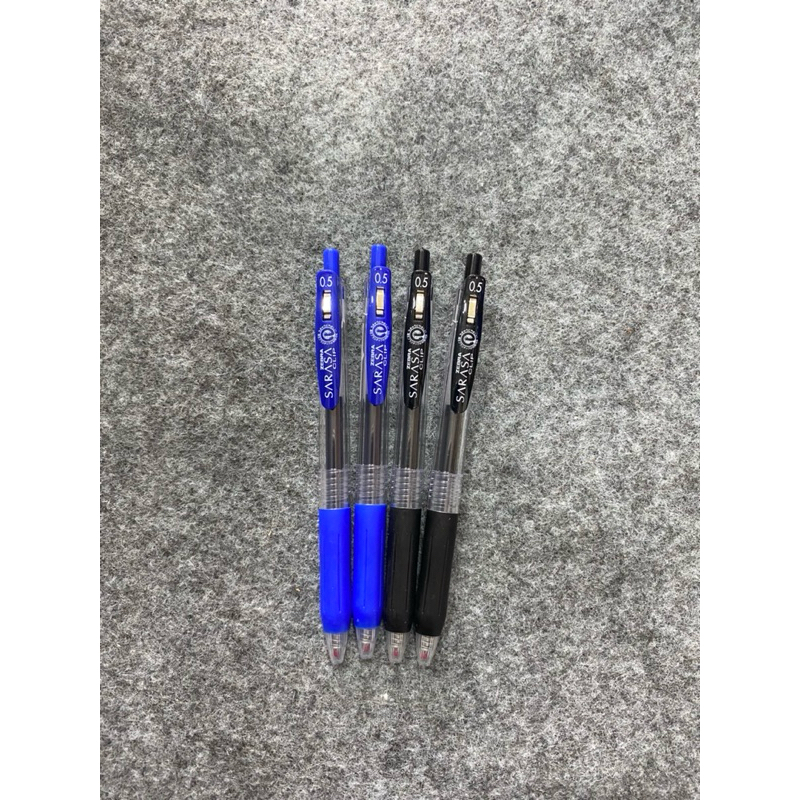 

pulpen sarasa 0,5 warna biru dan hitam per 1 pcs (1biji)