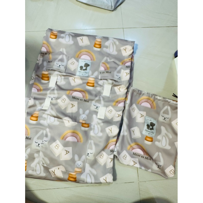 Preloved  Mere Et Moi Bebe Sling premium /  Gendongan Anak (Jarang Pakai)