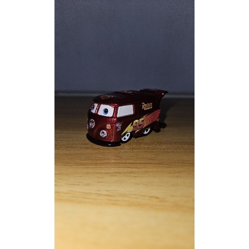 Hot Wheels Custom Kool Kombi Cars Movie Lightning McQueen