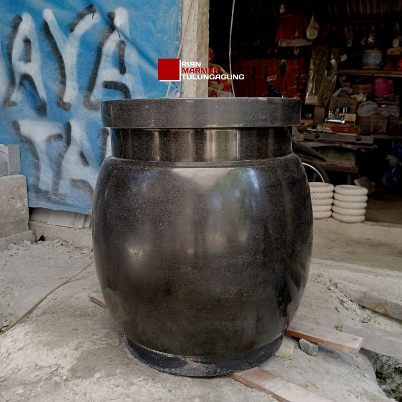 Pot Guci Gentong Besar Bahan Batu Alam asli Andesit hitam Finishing Glossy