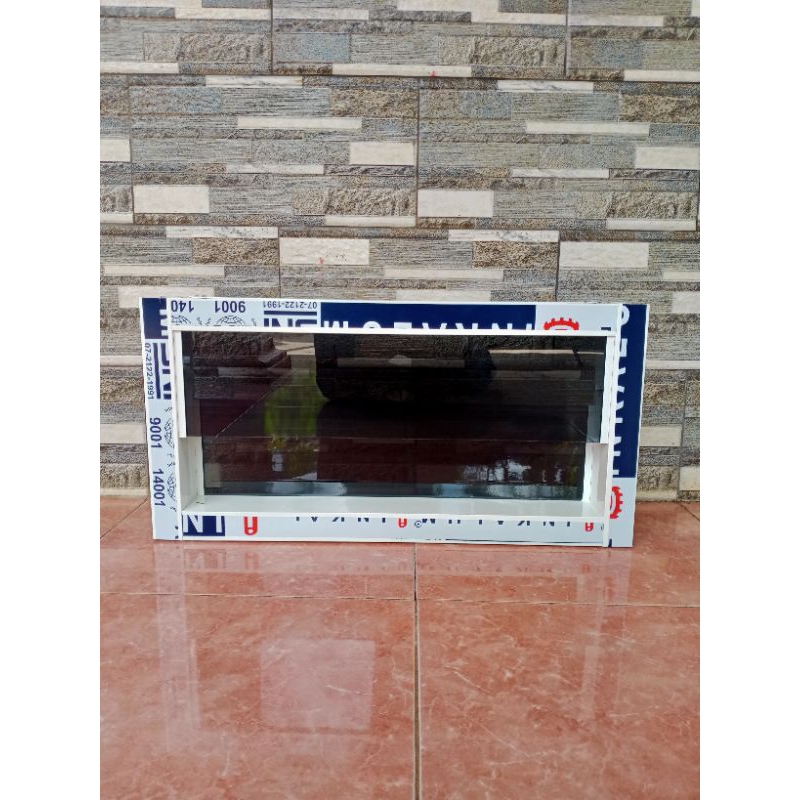 Boven / jendela aluminium kaca ,zig-zag 30x60cm PUTIH