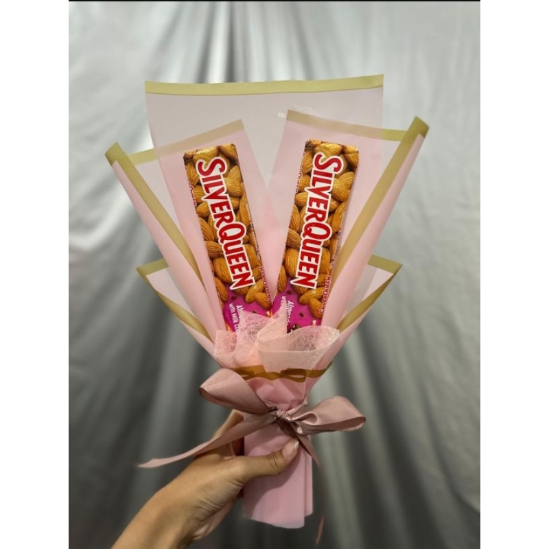 

buket coklat silverqueen | buket hadiah | kado wisuda | gift valentine | kado ulang tahun | kado skripsi