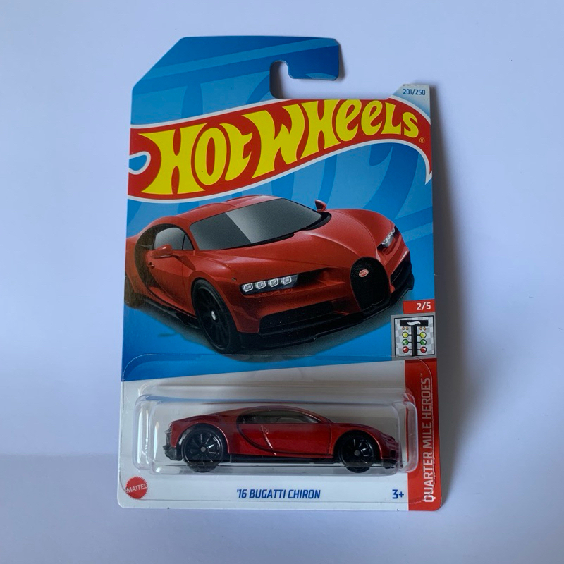 Hotwheels bugatti chiron merah