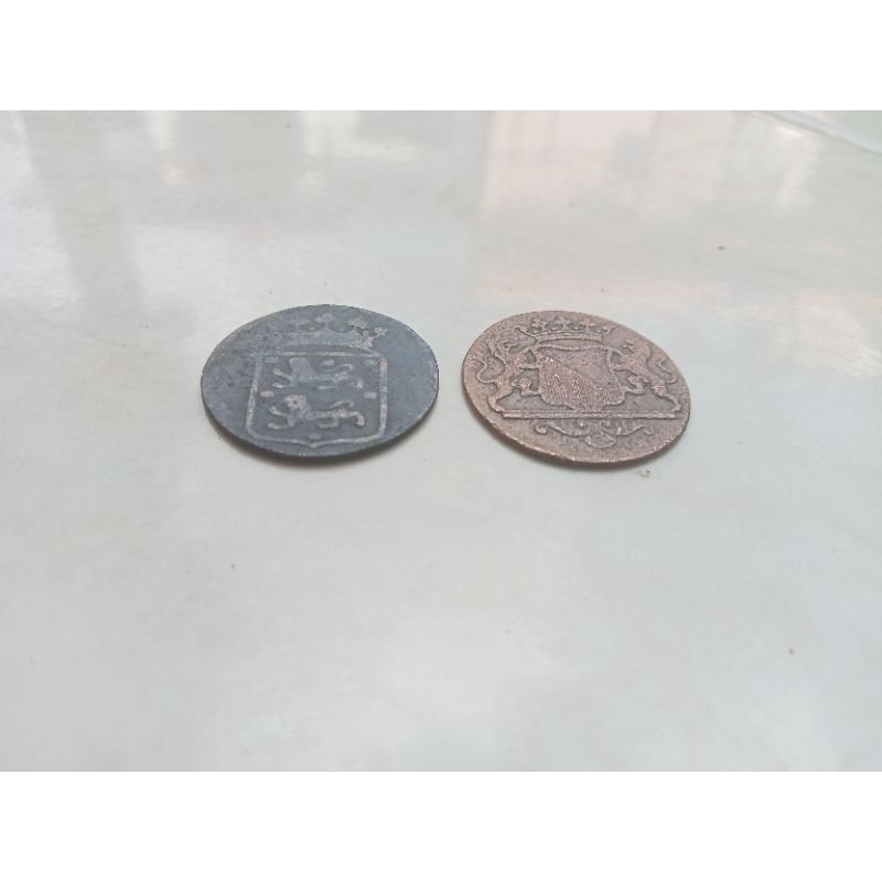 2 keping koin voc tahun 1777 beda profinsi