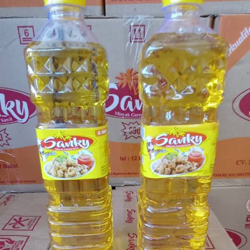 

Minyak goreng sanky 900ml kemasan botol untuk menggoreng makanan