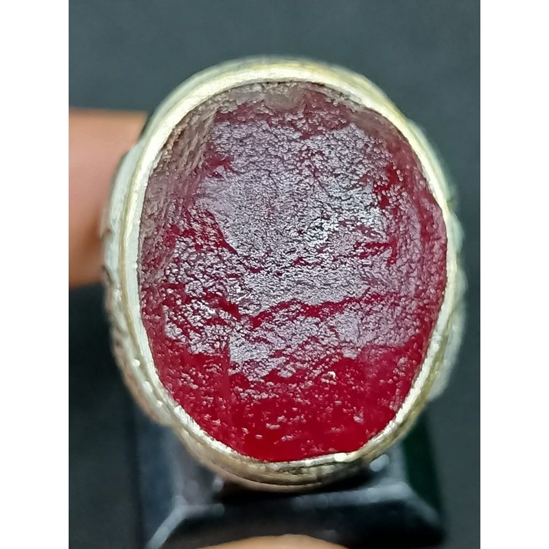 Cincin Batu Meteor Merah Keristal