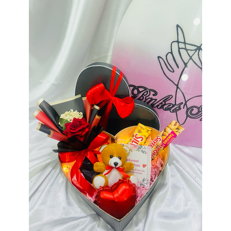 

Box Love Boneka Buket Bunga