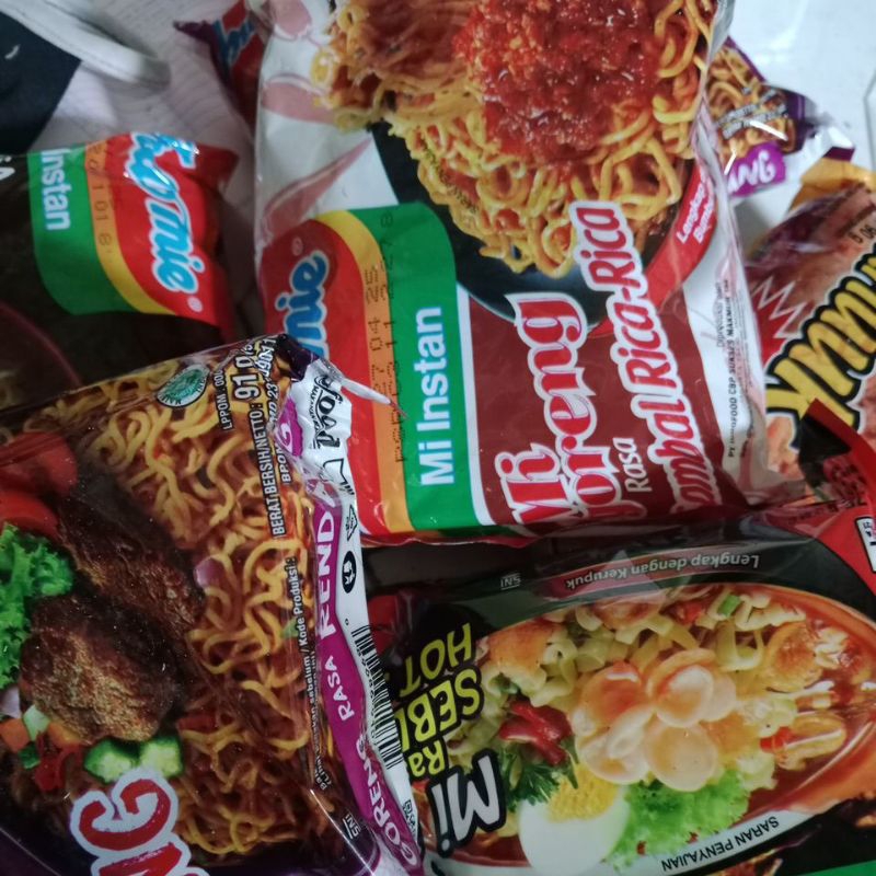 

aneka mie goreng indomie