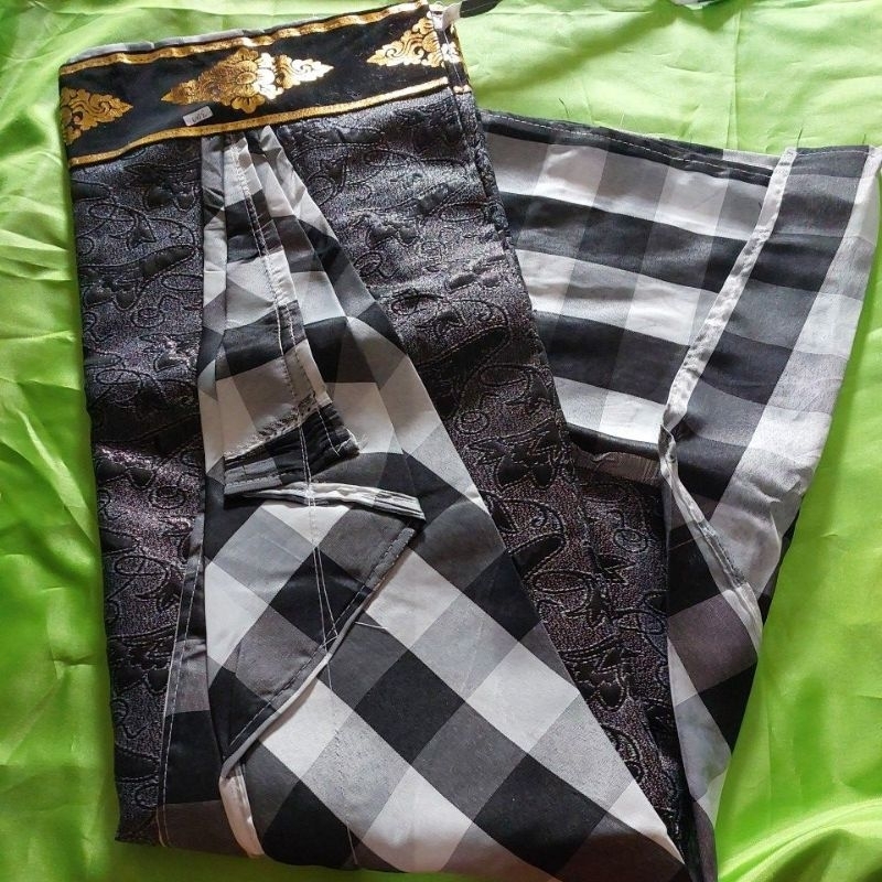 wastra pelinggih #kain koloke poleng