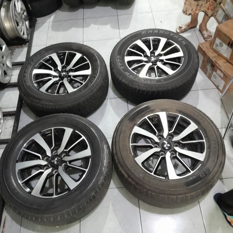 Velg Mobil Pajero Dakar Ring 18 Bonus Ban R18
