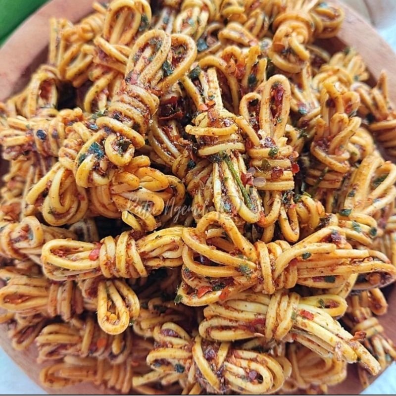 

Mie gulung 1 kg