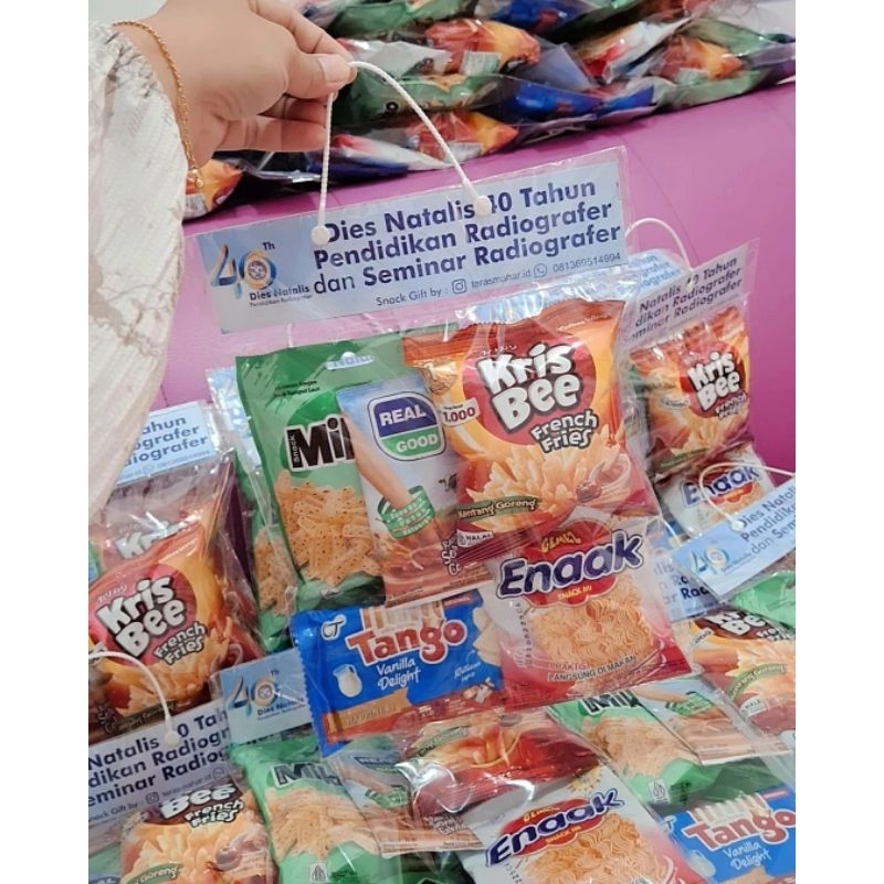 

Snack parcel/ parcel snack/ parcel ultah/ snack ulang tahun/ snack ultah/ souvenir ultah TERASMAHAR