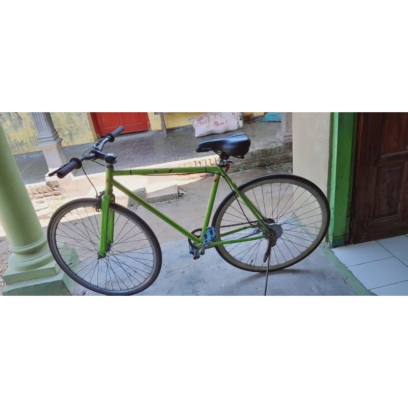 sepeda fixie rem tangan kondisi 70% bekas seperti di foto siap pakai