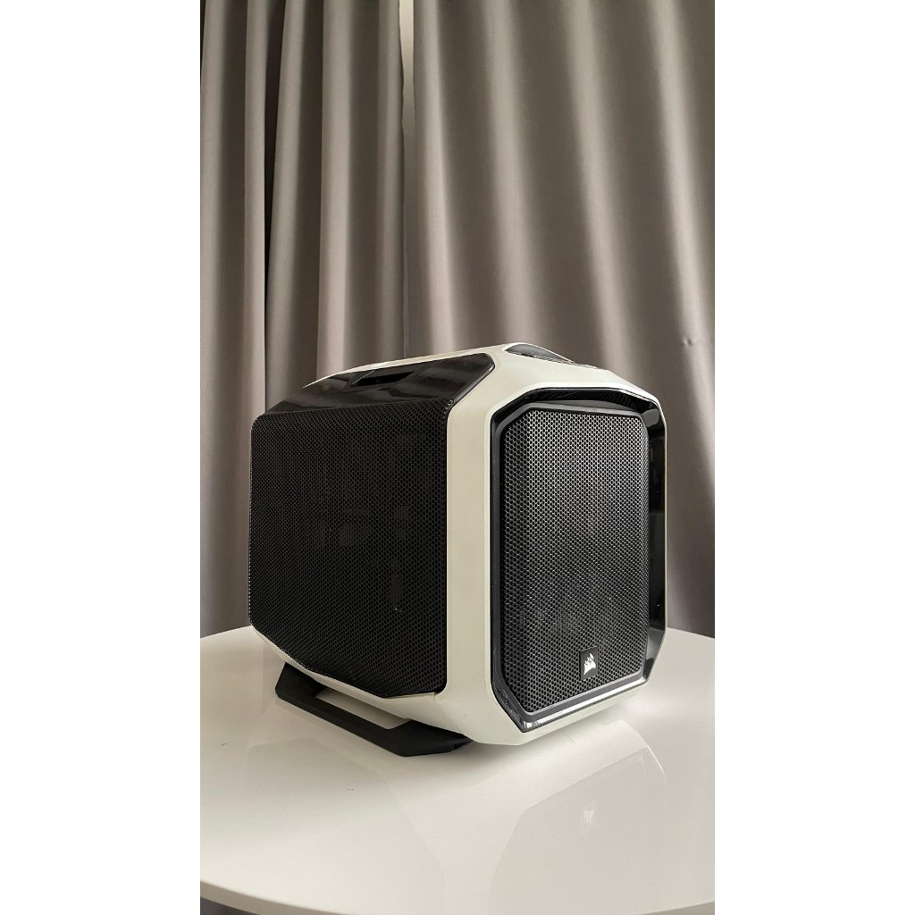 Corsair Graphite 380T + Asus B550-I ROG