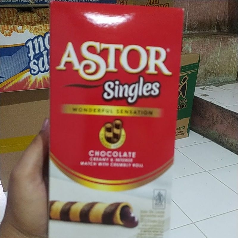 

Astor singles 1box wafer stik coklat