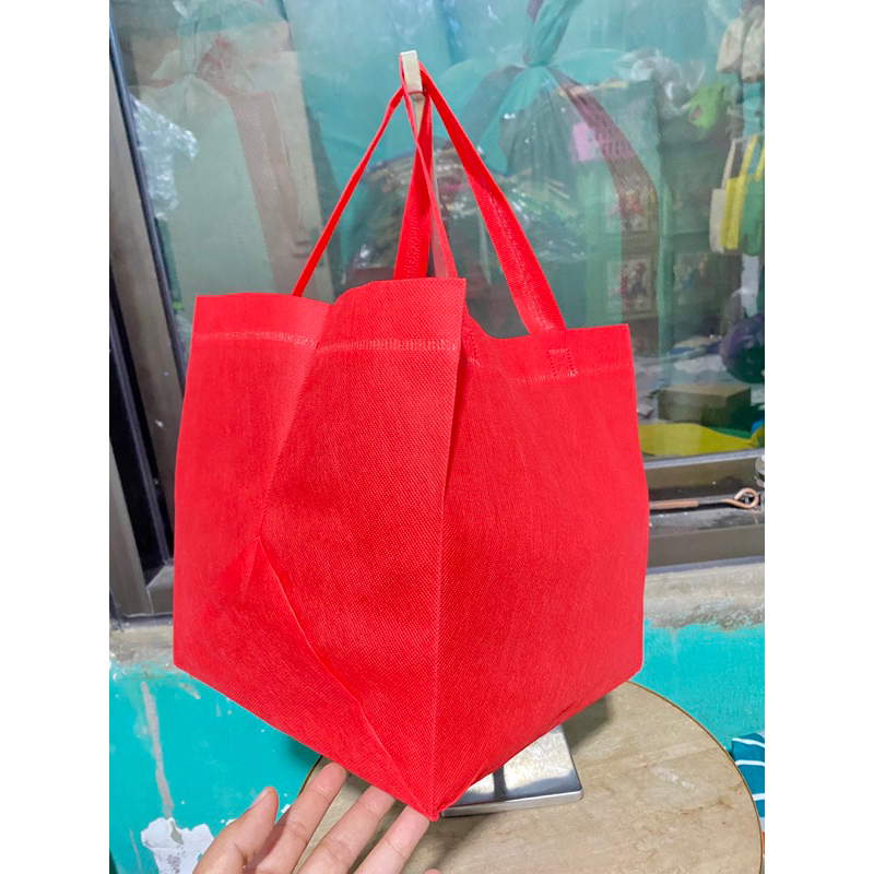 

(1 PACK = 60 PCS) GOODIE BAG HAJATAN SPUNBOND 60 GSM 22x22 CM TINGGI 25 CM/ TAS HAJATAN / GOODIEBAG / TAS SPUNBOND TERMURAH / TAS HAJATAN TERMURAH / TAS PARCEL / TAS HAMPERS / TAS BINGKISANhh