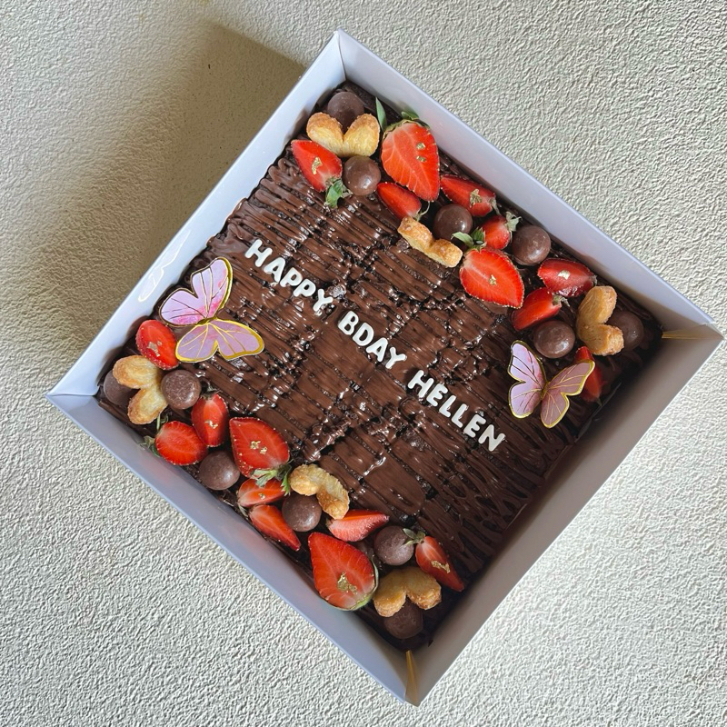 

Brownies Fruit & Choco Vol.2 Birthday / Ulang Tahun 20x20cm (Bebas Custom Tulisan)