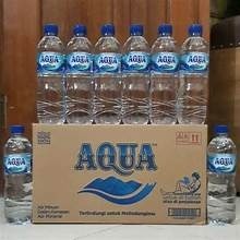 

AIR MINERAL BOTOL AQUA 600ML DUS ISI 24 BOTOL