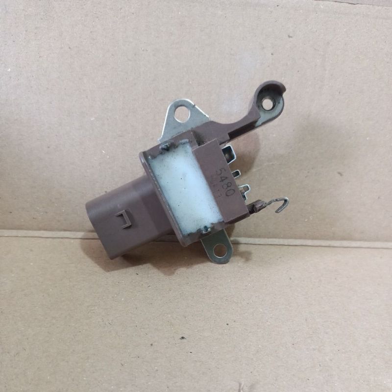 IC regulator alternator dinamo ampere Toyota Innova Fortuner Vios Yaris Original