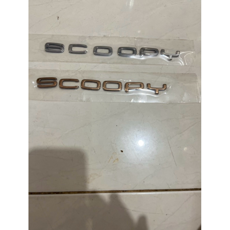 EMBLEM MOTOR SCOOPY GOLD DAN CHROME  THN 2019-2024 ORIGINAL