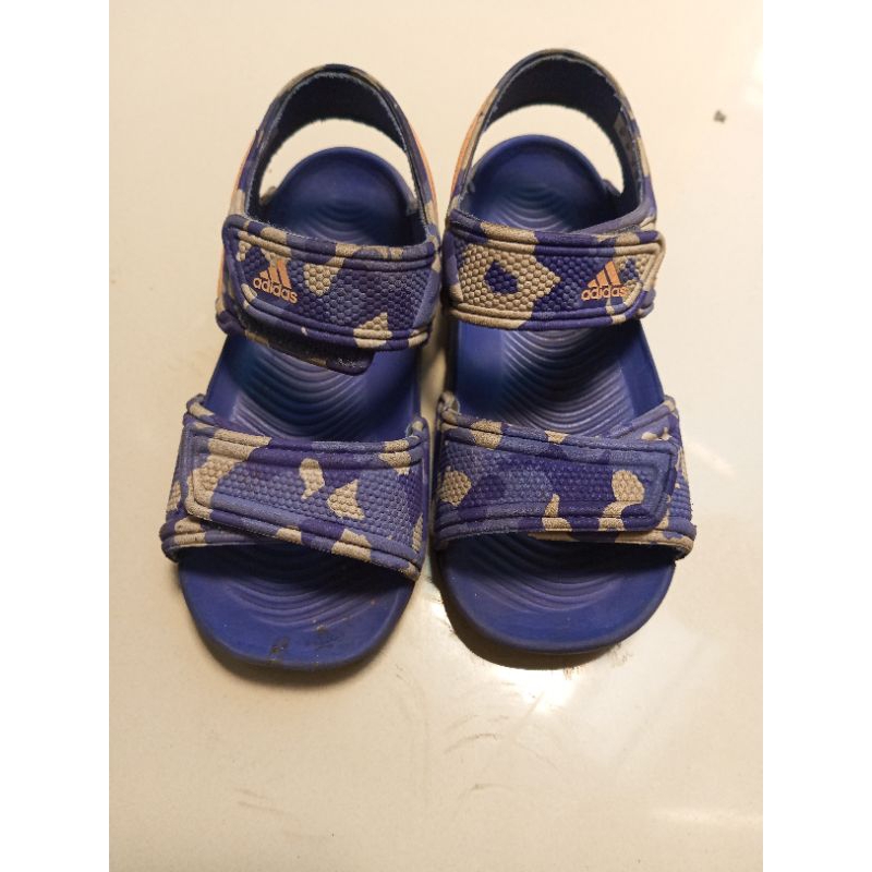 sandal anak / sendal anak preloved / sendal sandal anak branded / sendal Adida5 akwah Kids original