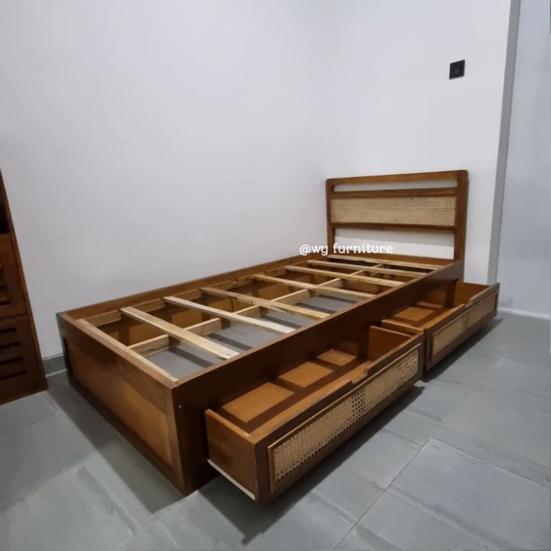 dipan tempat tidur anak kayu jati, dipan kayu jati, tempat tidur kayu jati