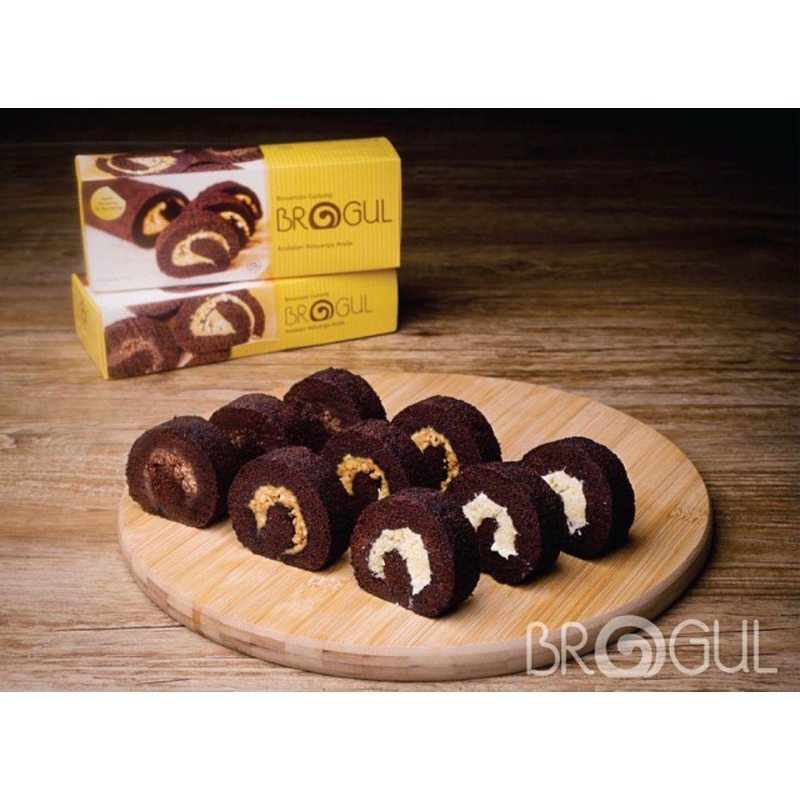 

BROGUL - Brownies Gulung Coklat / Kacang / Nutella / Keju