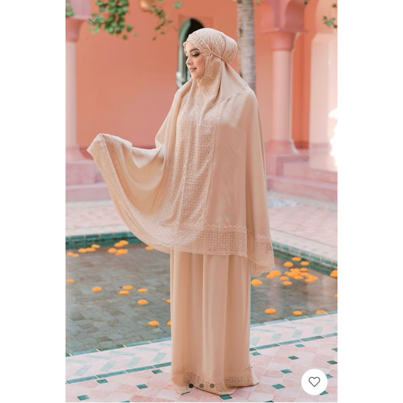 lace Prayer Robe,lace prayer robe warna peach- by buttonscarves new with tag barang As is, verry goo